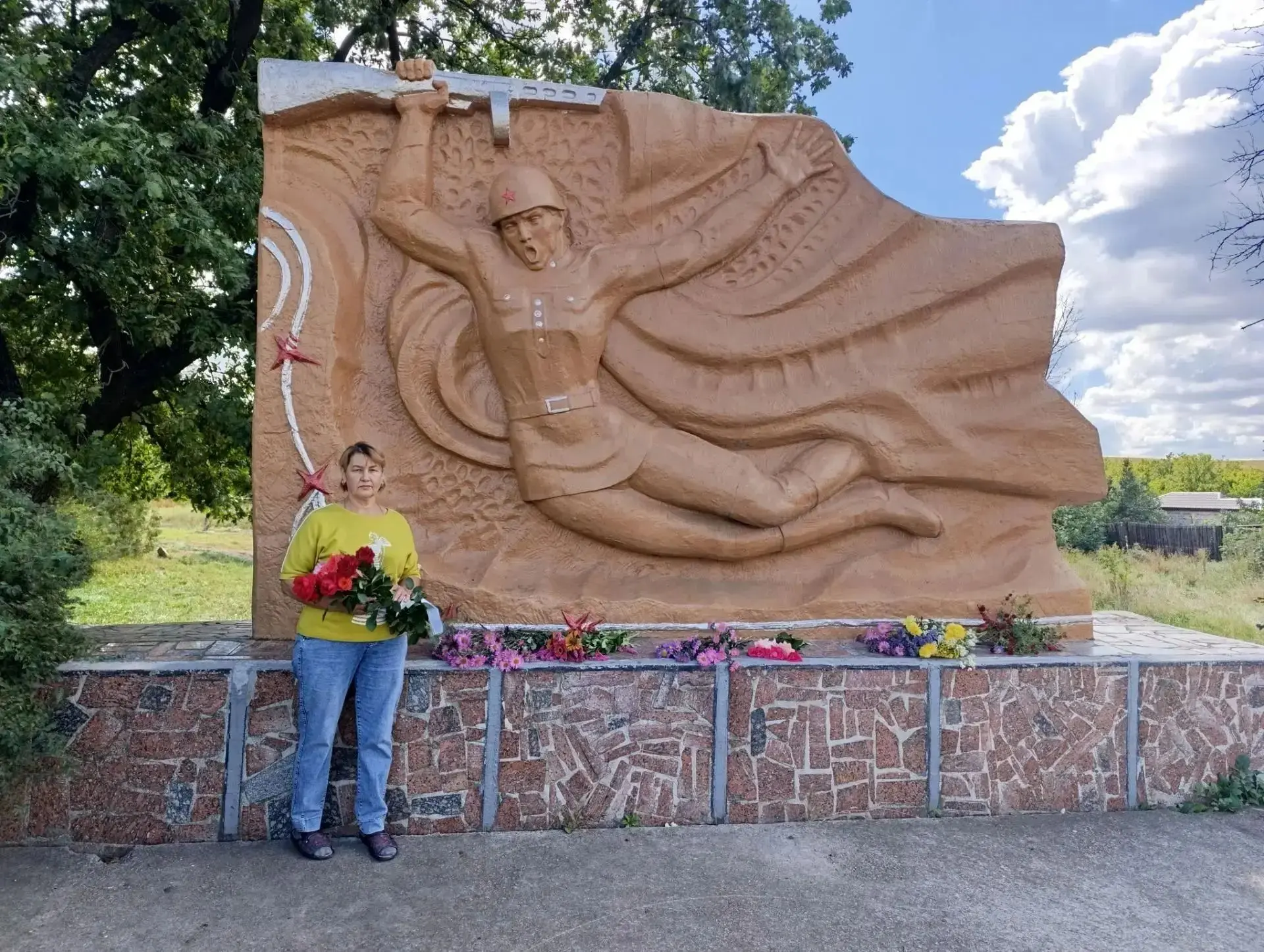 🕊️День освобождения Донбасса: в Михайловке вспомнили героев, павших за Родину