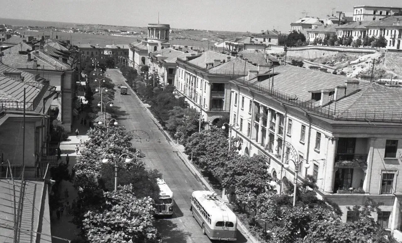 Улица Большая Морская. 1960-1961 гг.

Наш канал ТГ : МАКС : ВК