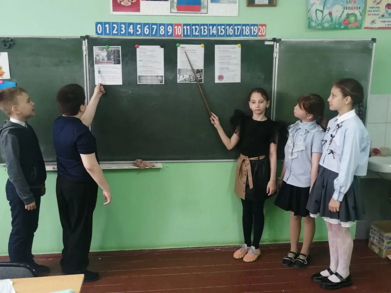 💫 В 4 классе прошёл урок безопасности "Что такое" фейки? " с целью формирования у дете...