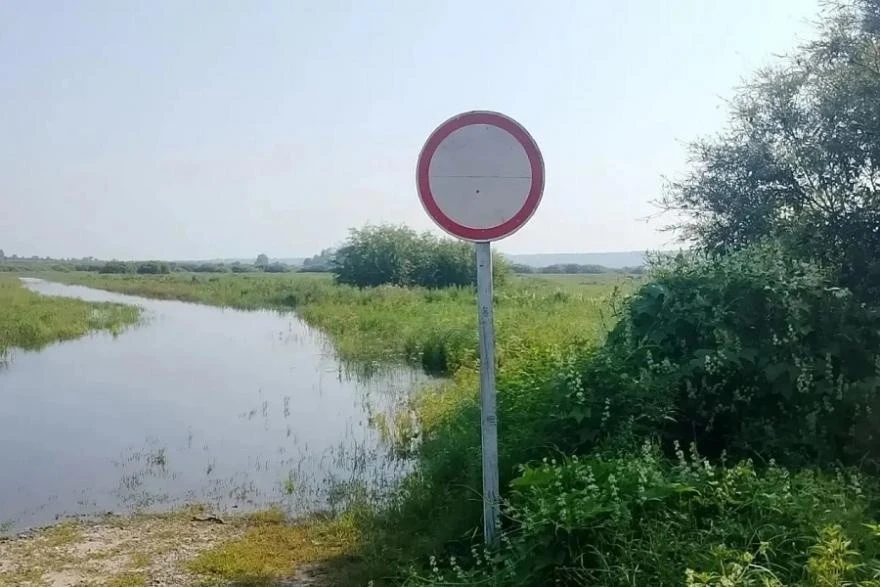 В Зауралье из-за паводка закрыли две дороги:

• 1-й километр дороги «Подъезд к Барино» — Кокуй в Шат