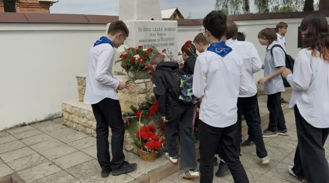 Накануне великого дня, подарившего нам мирное небо...🕊️ в МОУ Раменская СОШ N6 юные инспекторы движе