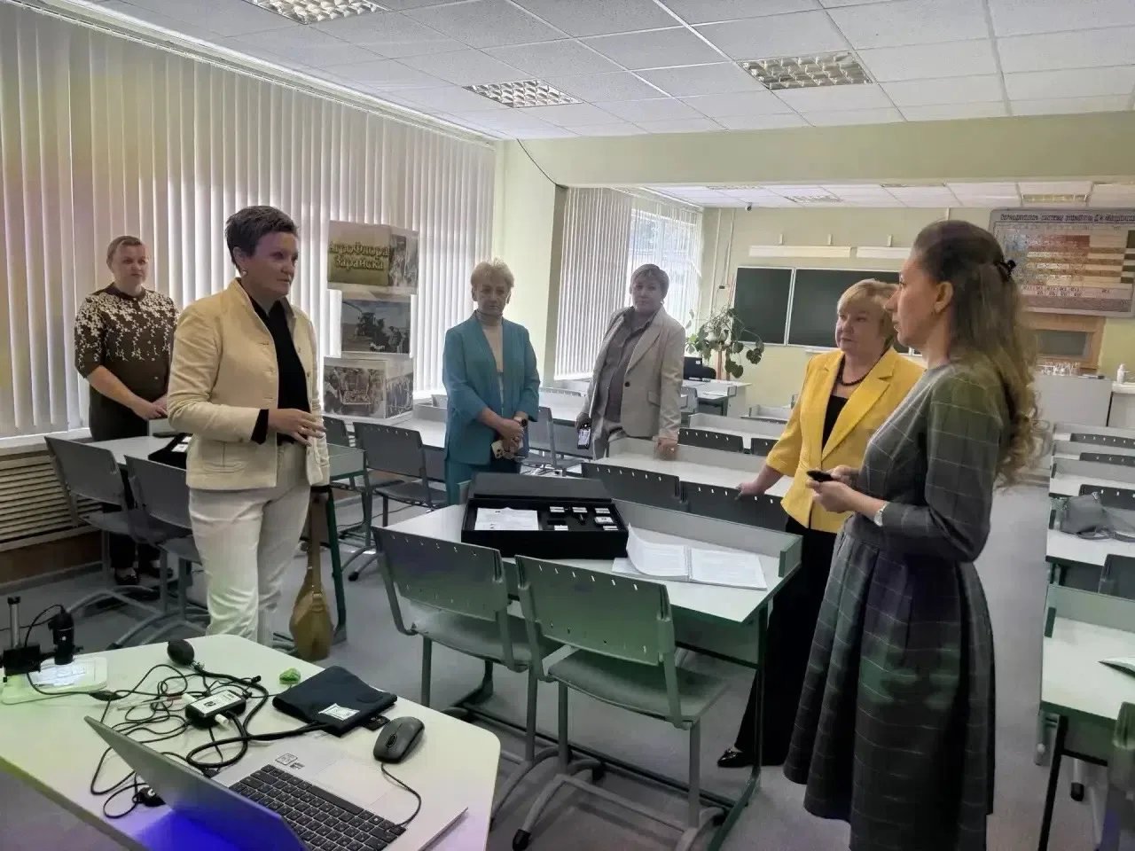 Представитель делегации из республики Беларусь города - побратима Попово в сопровождени...