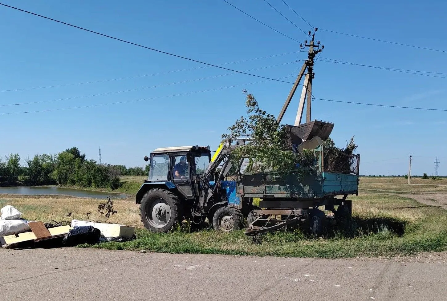 В Новопушкинском муниципальном образовании продолжаются работы по санитарной очистке, благоустройств