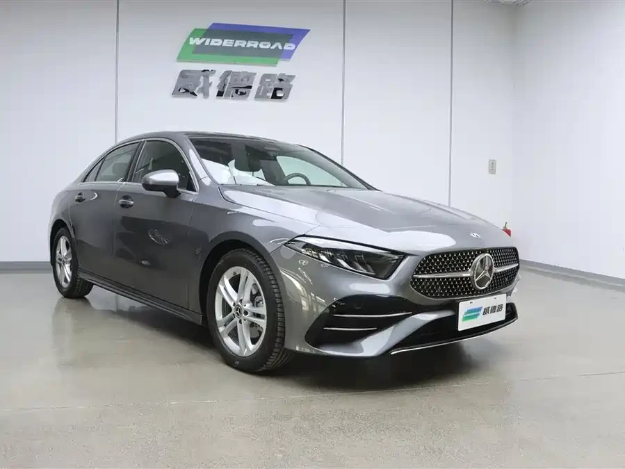 🇨🇳 Mercedes-Benz A-Class A 180 L