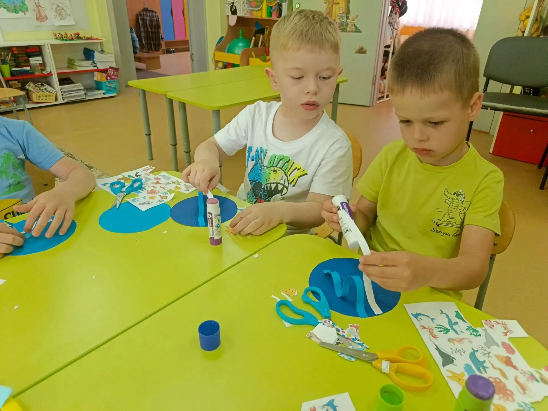 🌊🐠🐡🐟Подводный мир своими руками: творчество малышей.

Сегодня в группе «Любознайки» состоялось у