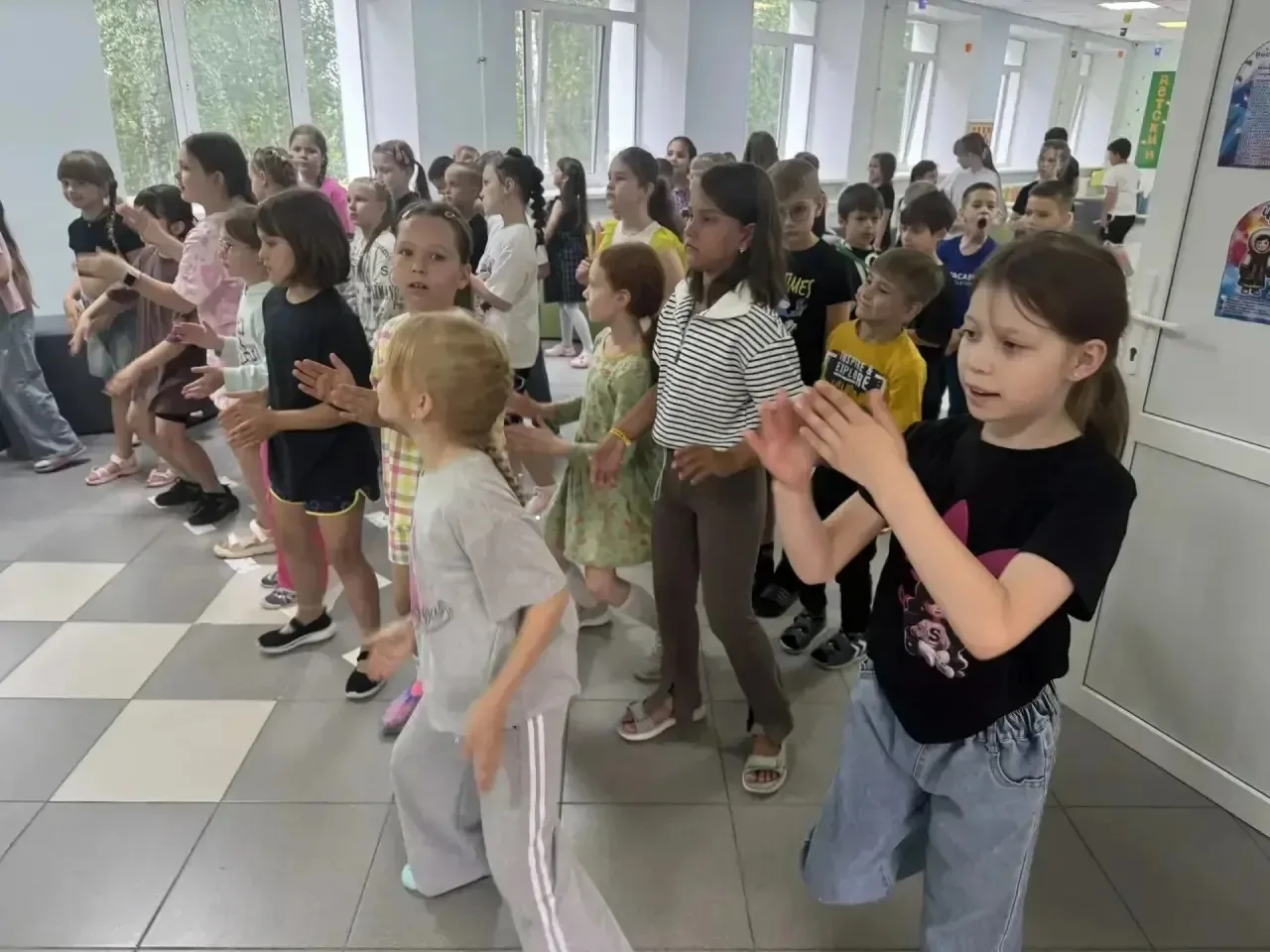Первые дни смены «Путешествие по родной стране»

В пришкольном лагере стартовала тематическая смена 