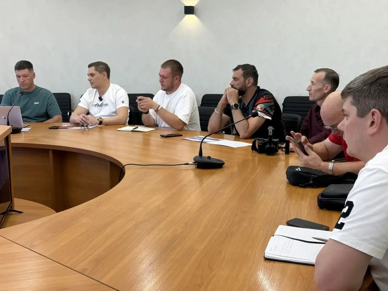 В Мамадыше прошла встреча с организаторами всероссийского ралли-рейда «Баха Сила Камы 2026».
Соревно