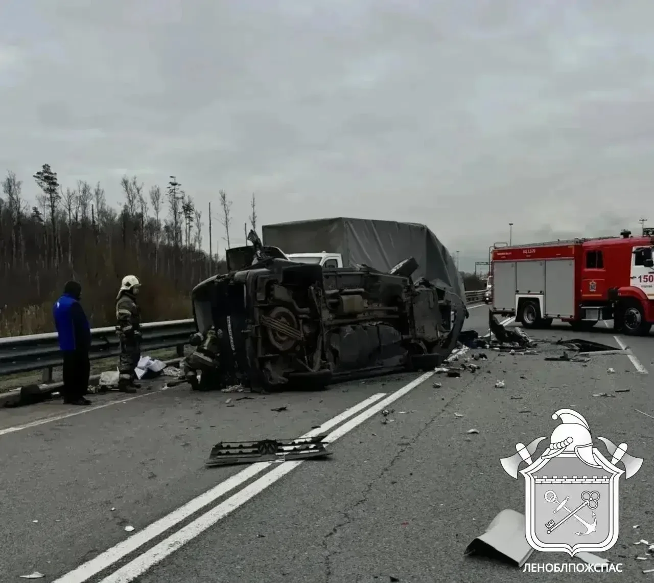 😳 На внешнем кольце КАД, возле развязки с Мурманским шоссе, произошло смертельное дорожно-транспортн