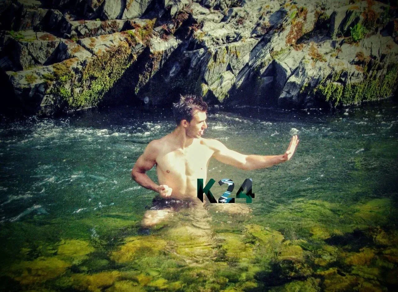 😀 Красноярец спустя 13 лет вернул фотографии из молодости — потерянную в горах камеру ...