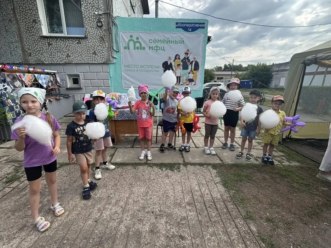 1 июля наши воспитанники участвовали в открытии семейного МФЦ.                                      