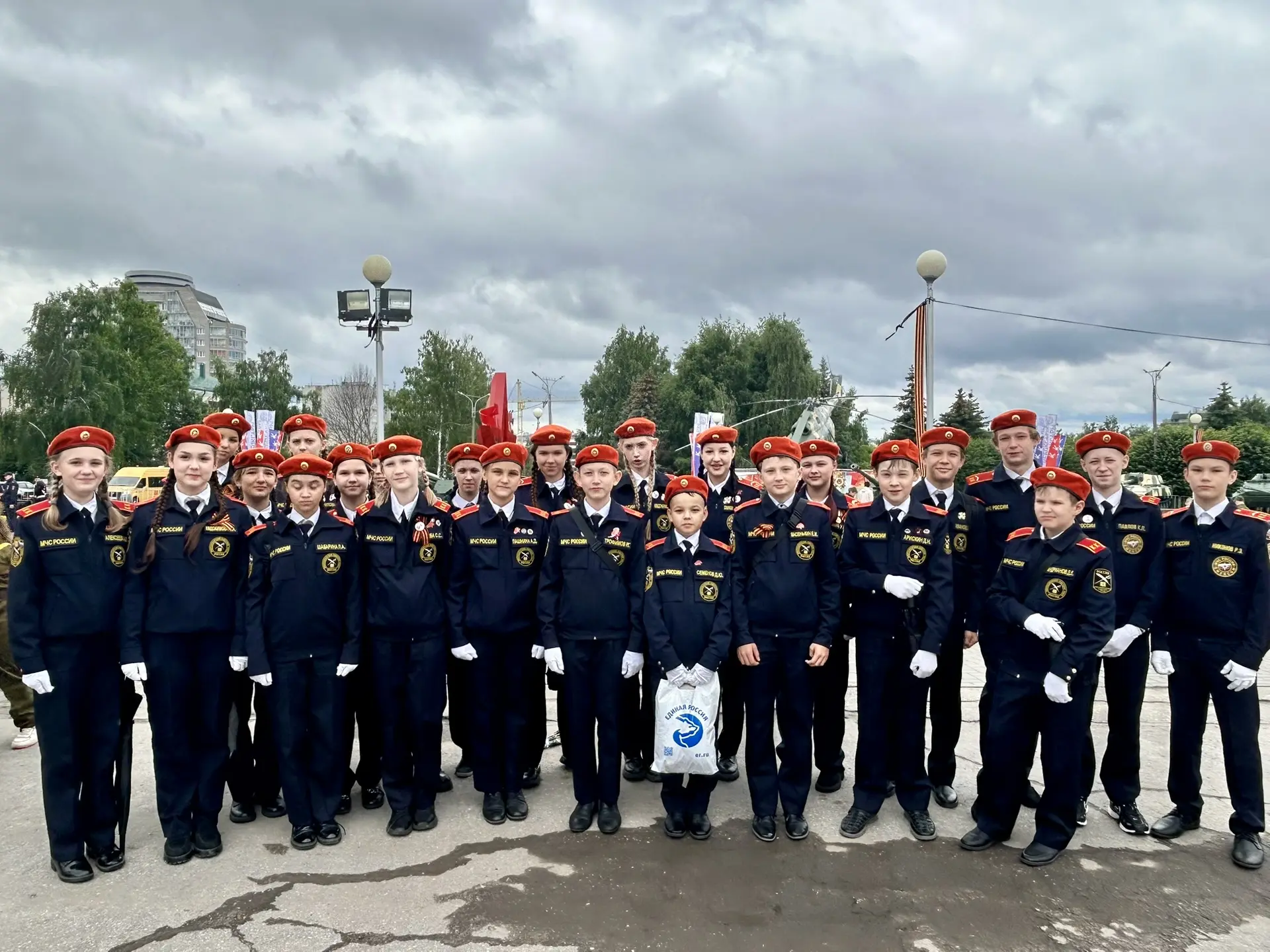 УРОК МУЖЕСТВА 🎖️

Ученики 5Б и 7Б классов приняли участие в Уроке Мужества в Парке Победы города Че