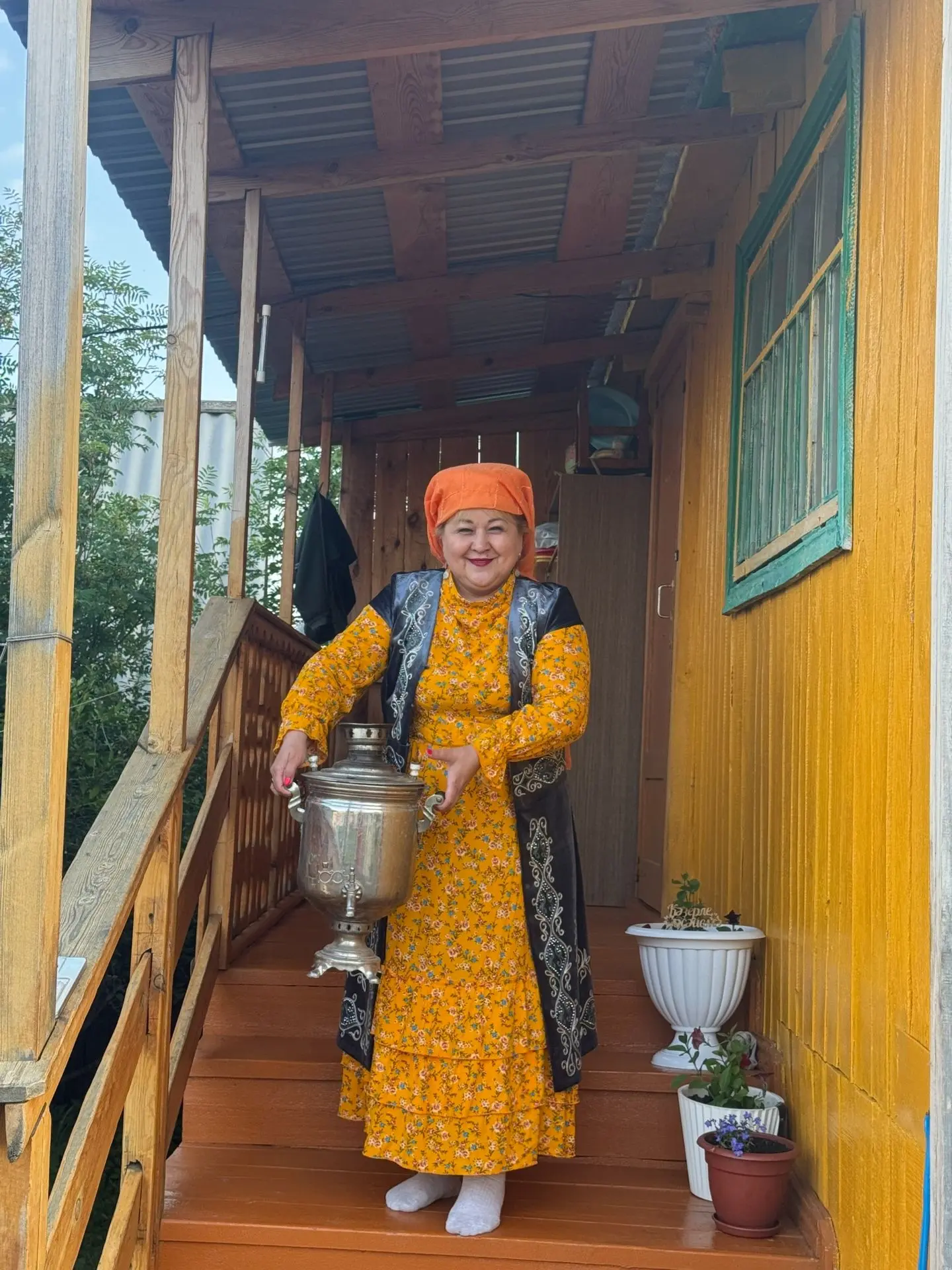 🌅 Хәерле иртә, дуслар!

🌤Иртәнге чәйләрегез тәмле булсын!☕️

🫖Әмма самаварны екканчы иркенләп уты