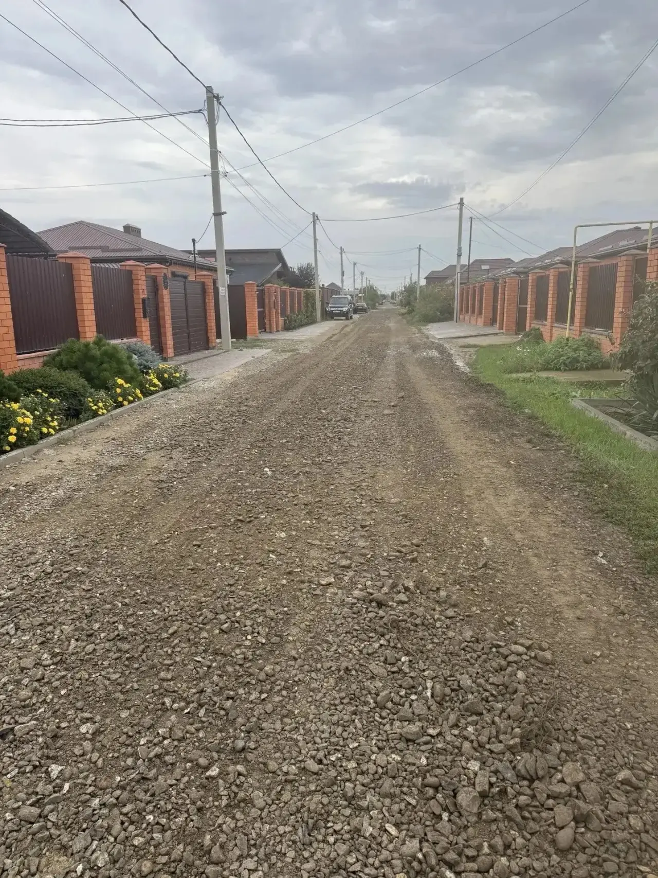 В Динском районе продолжаются работы по благоустройству территорий