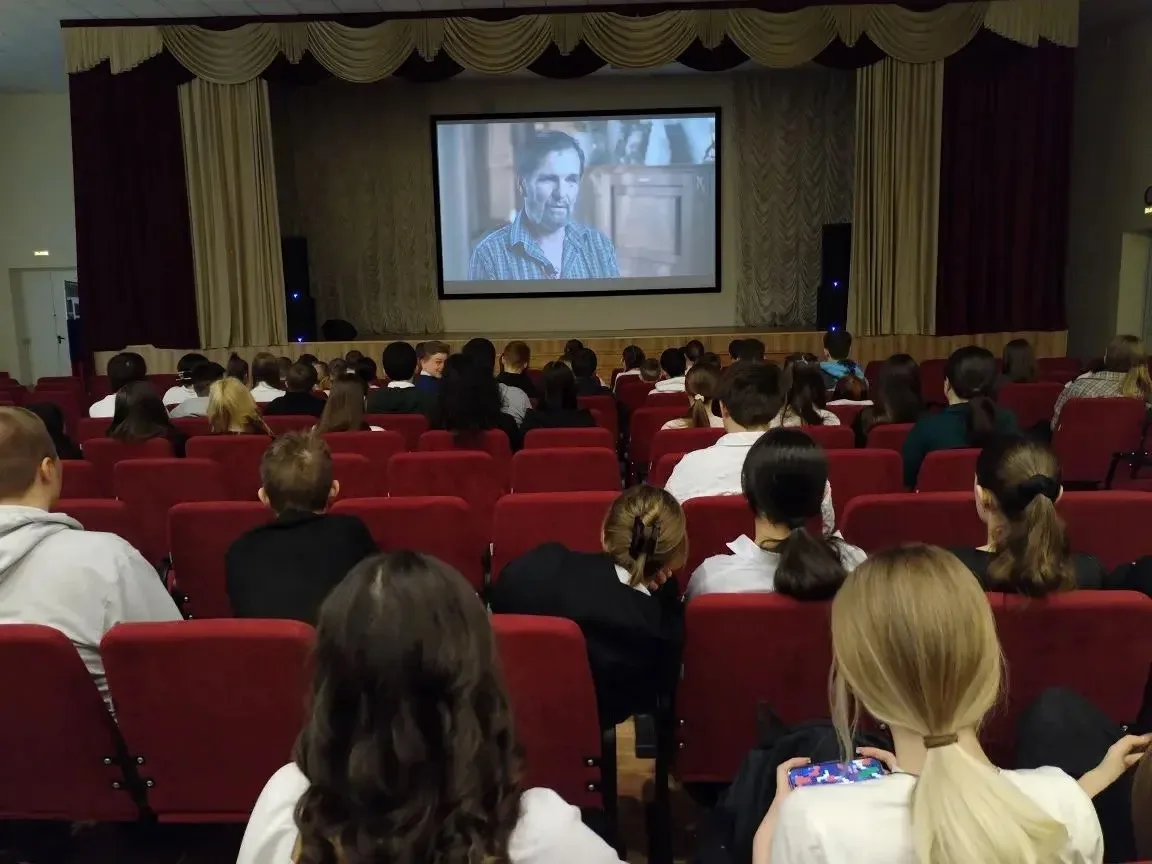 Урок памяти и гордости в 20-й школе🇷🇺  Сегодня в нашей школе для учеников 8-х классов состоялся особ