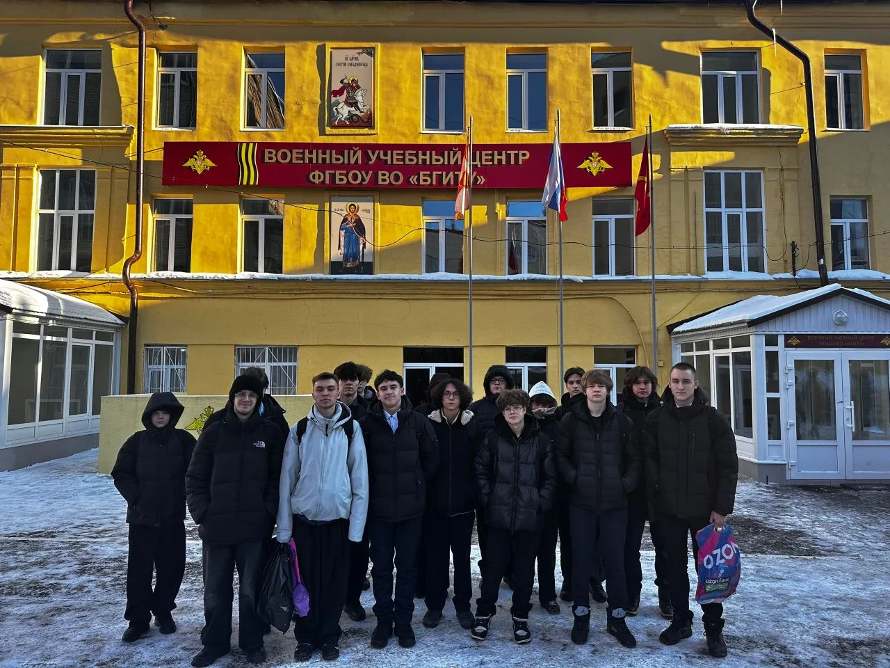 🪖Альтернативная служба и её польза.   🎖️12 февраля 2026 года обучающиеся  10б и 10в классов посетили