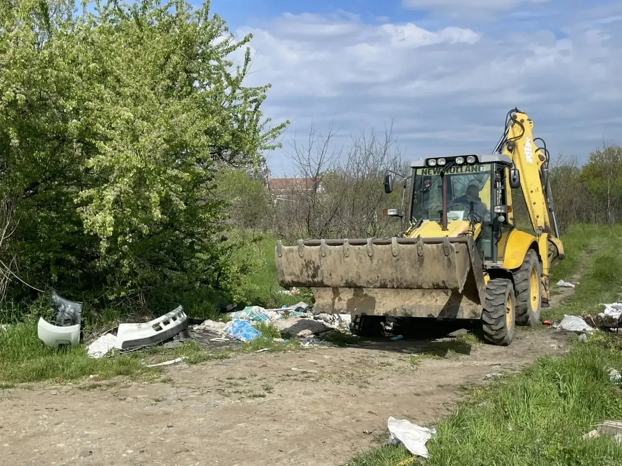 В Майкопе ликвидировали очередную стихийную свалку  В рамках Всероссийского субботника и республикан