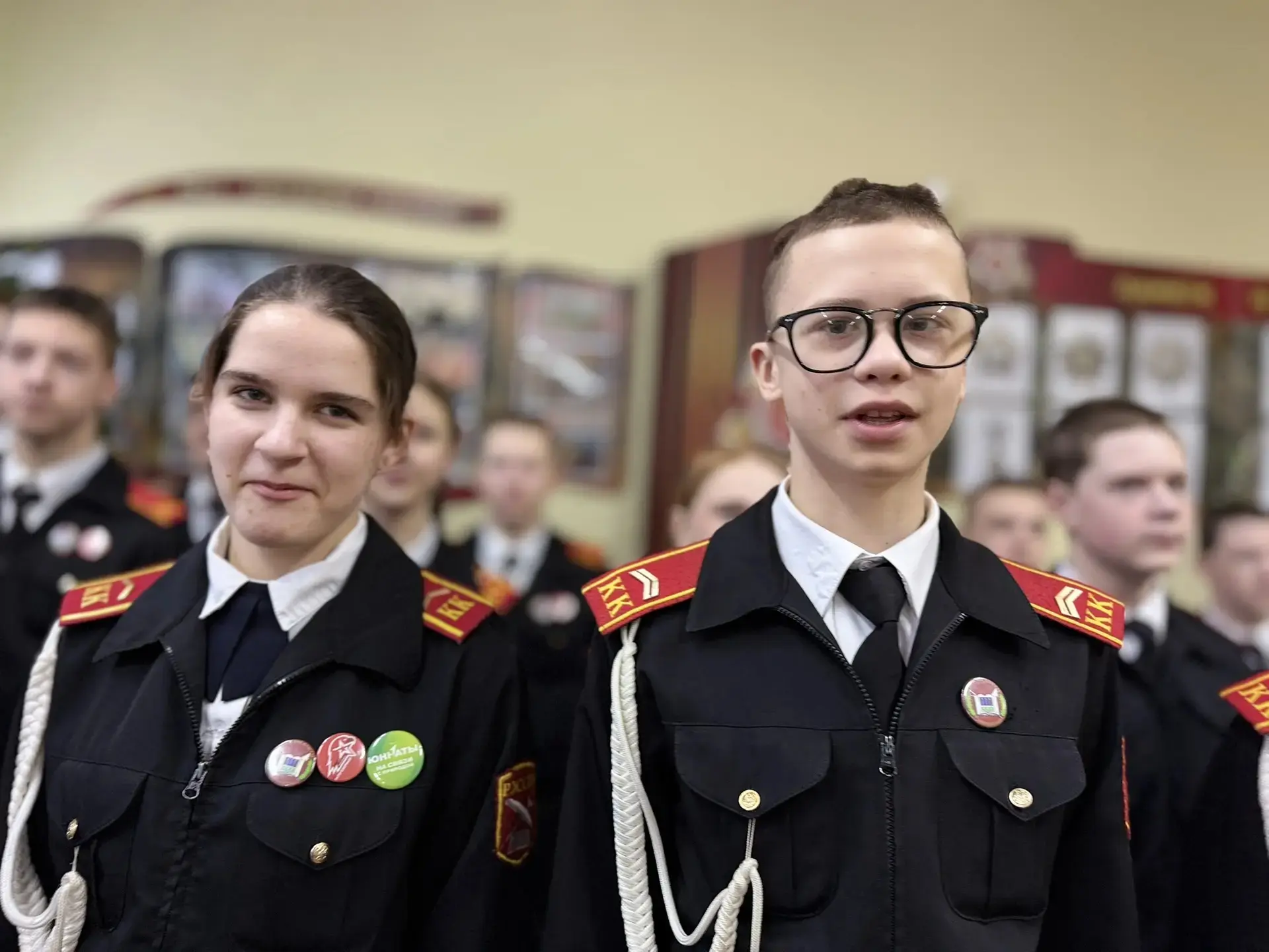 Начало новой учебной недели в нашей школе! 🏫  Сегодня, в первый день недели, состоялась традиционная