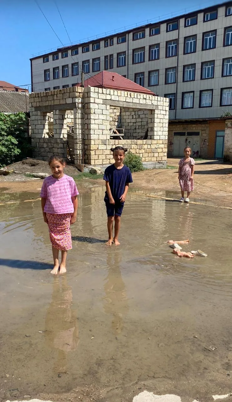 Заметки подписчика   Уважаемая администрация города! Просим обратить внимание на состояние двора по 
