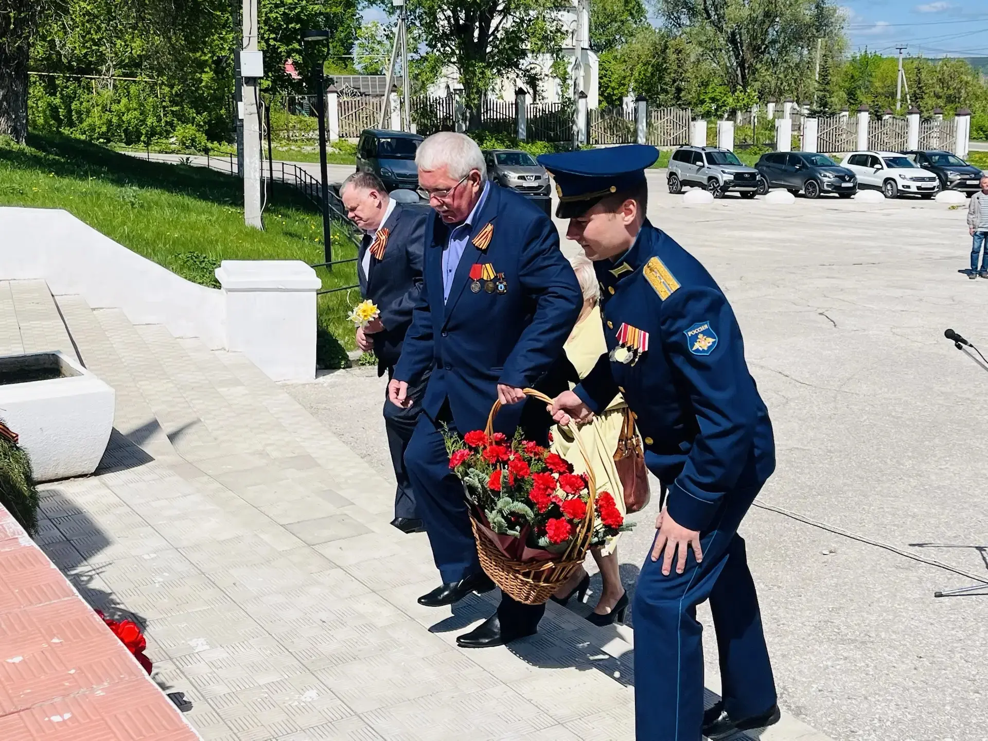 🔥Вечный огонь нашей благодарности  🇷🇺 9 мая, в день Великой Победы, тысячи россиян собираются возле 