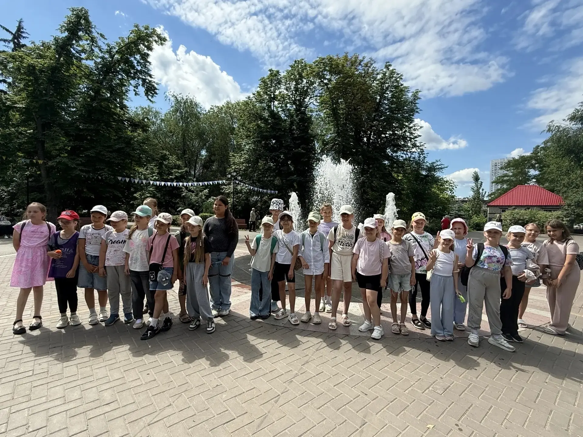 🍃Воспитанники пришкольного лагеря «Тополёк» провели сегодняшний день на природе, посетив Детский па