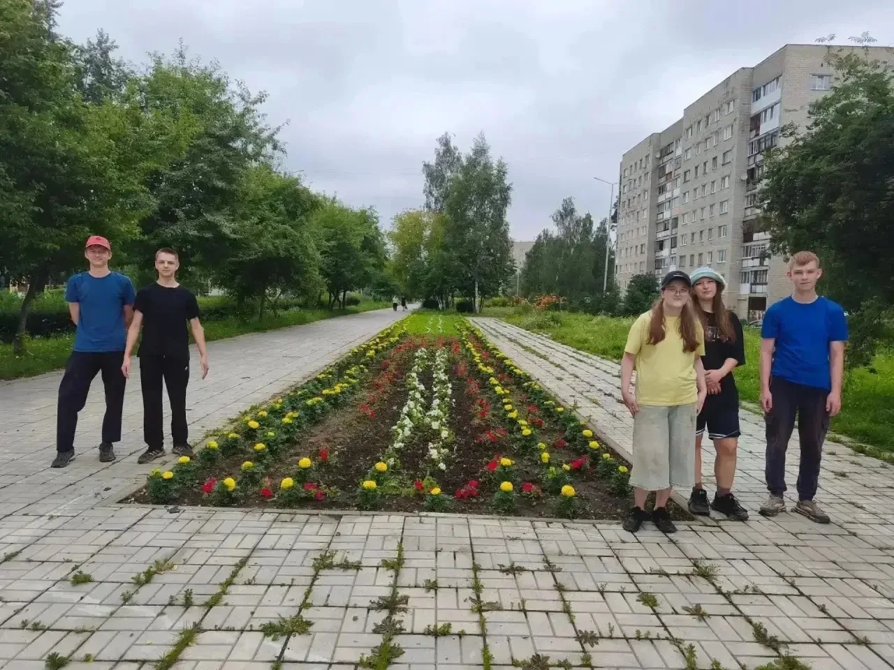 🔹 Трудовые отряды: школьники вносят свой вклад в благоустройство округа