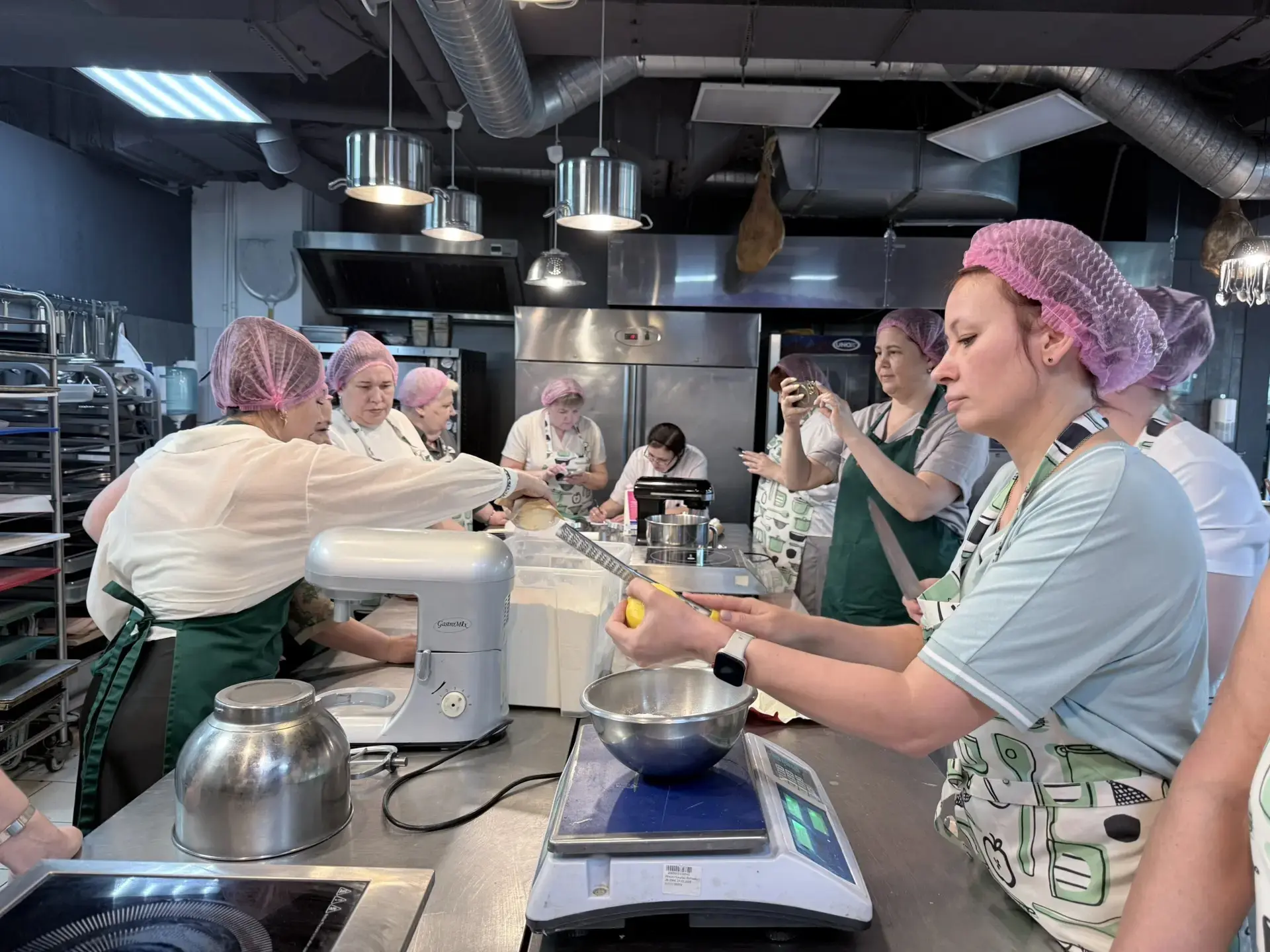 🍽️На этой неделе стартовал практический курс (стажировка) для преподавателей и мастеро...