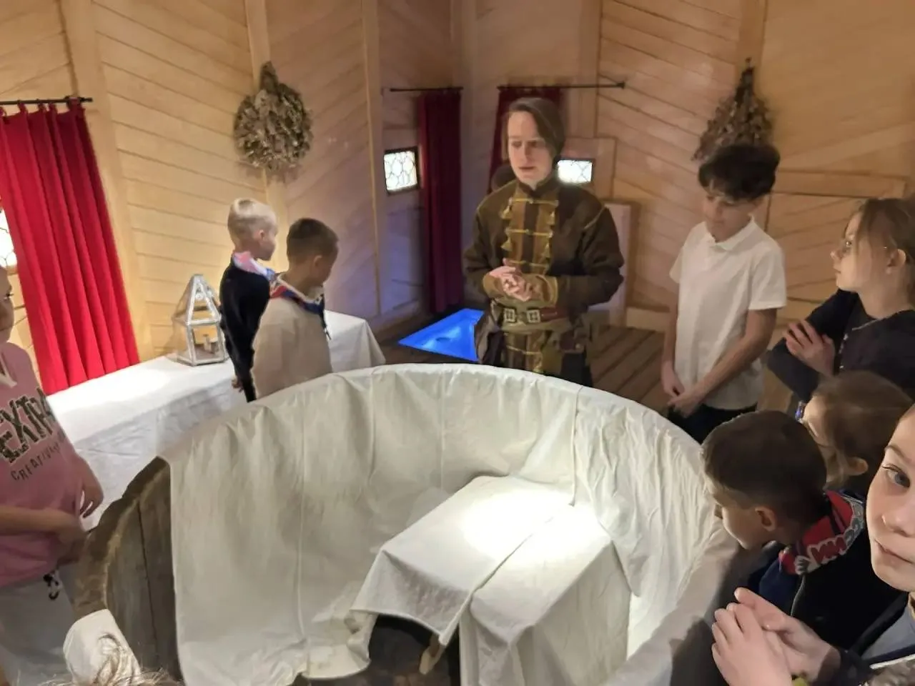 🥰Живой урок в Коломенском: 5 «Г» и 1 «А» открывают новое!  Это была не просто экскурсия, а настоящее