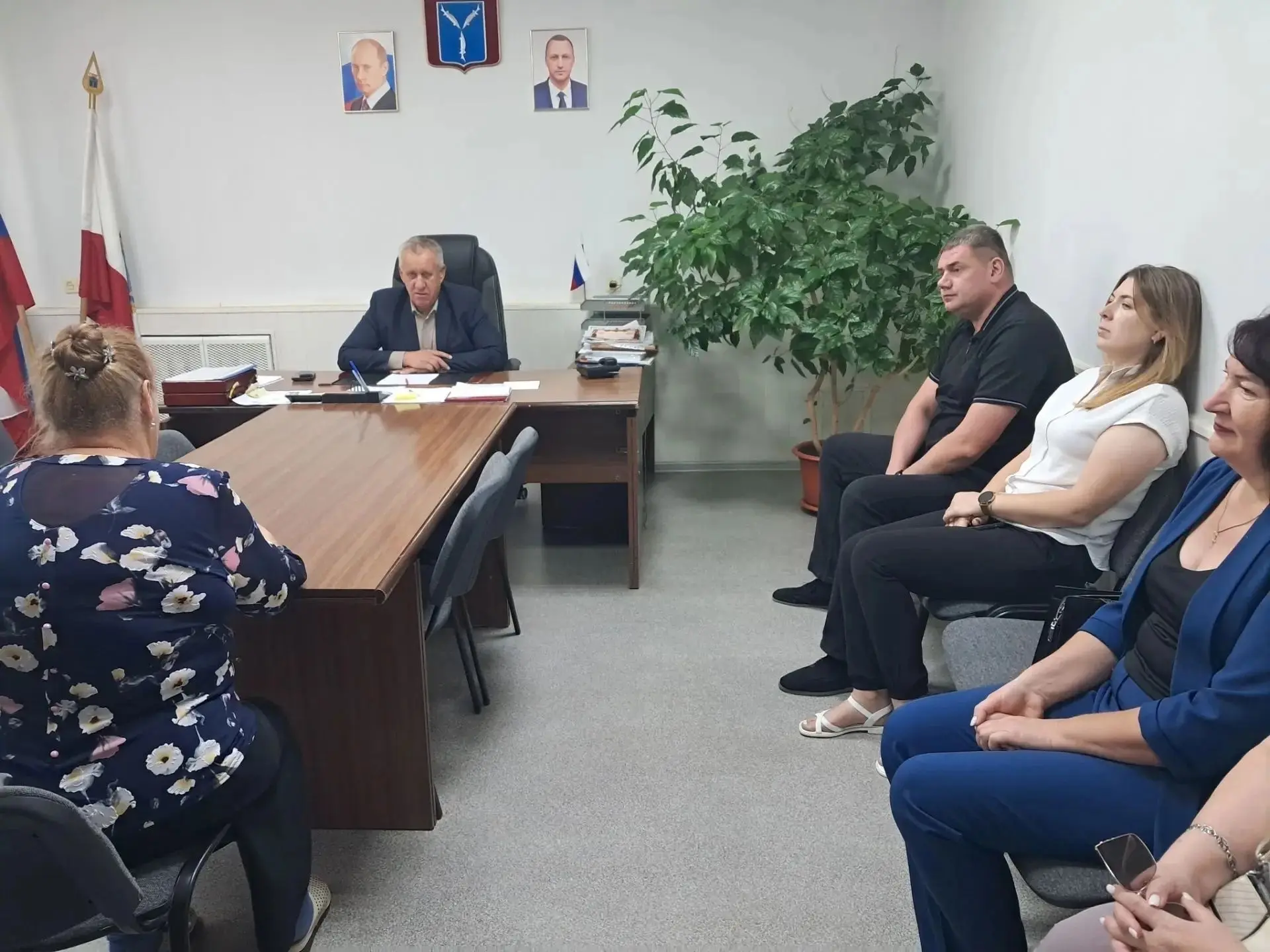 Глава района Алексей Воробьёв провёл очередной личный приём участников СВО и членов их ...