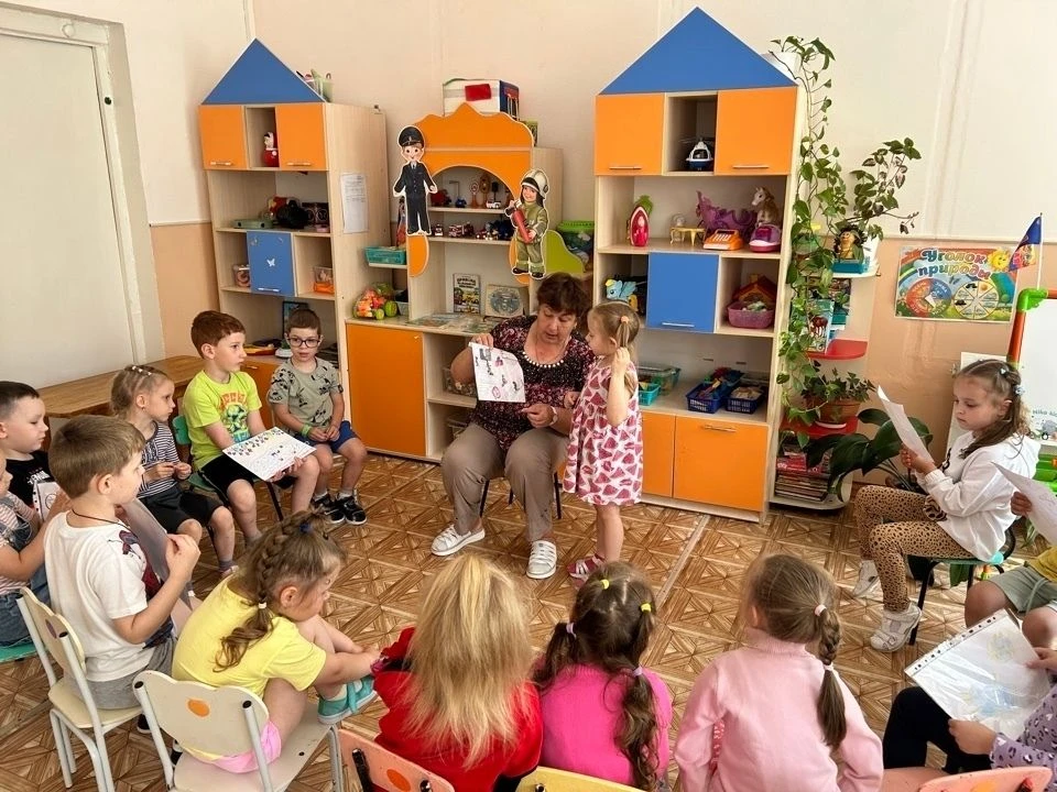 В средней группе была организованна выставка «Безопасные выходные», организованная в рамках работы п