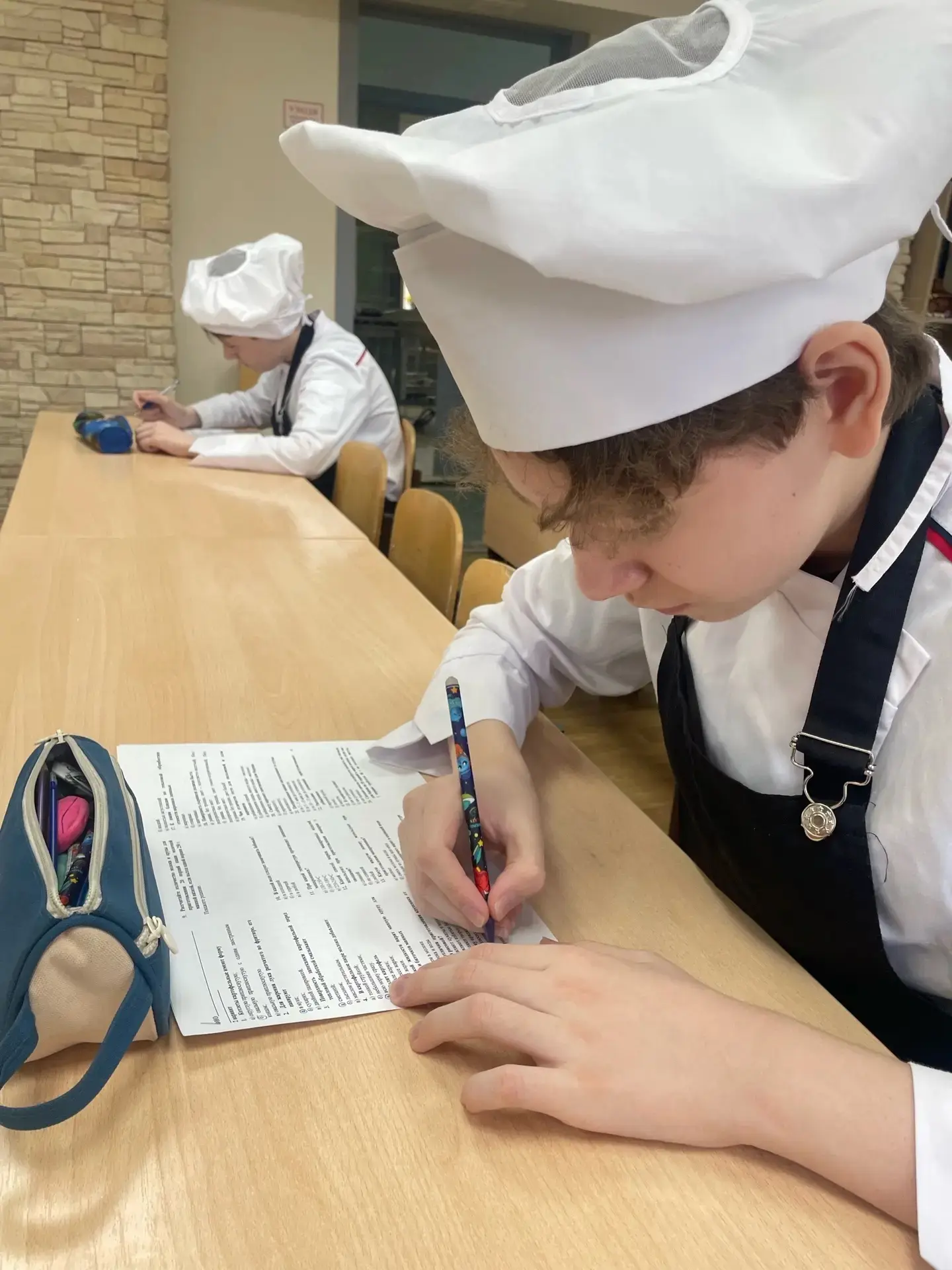 👨‍🍳 Первая профессия: семиклассники стали дипломированными поварами!  Ученики 7 «Л» класса успешно з