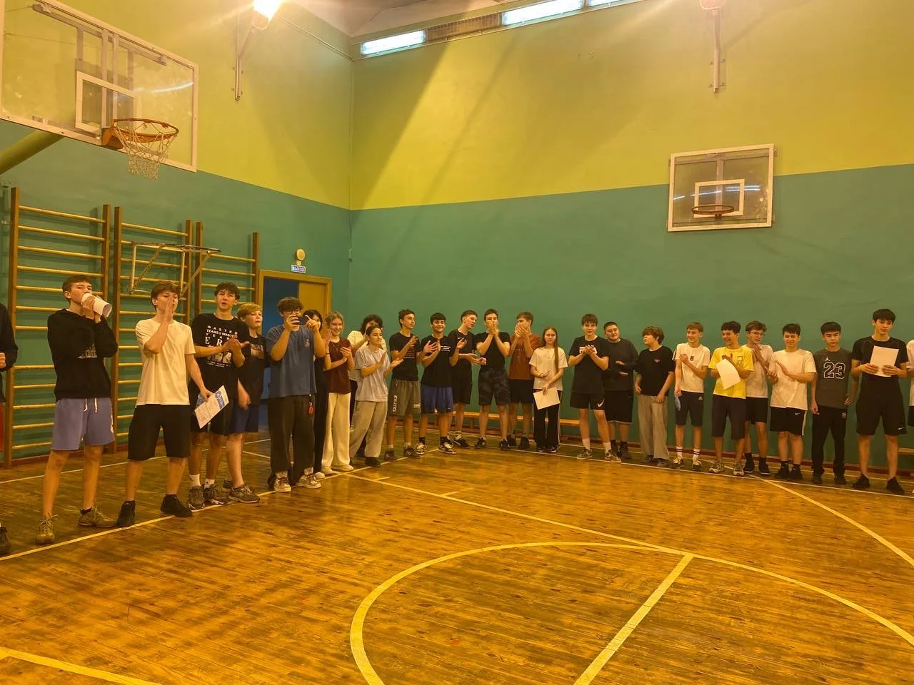🎄🏐 Новогодний волейбольный переполох в школе! 🏐🎄  На этой неделе нашу школу охватил настоящий нового