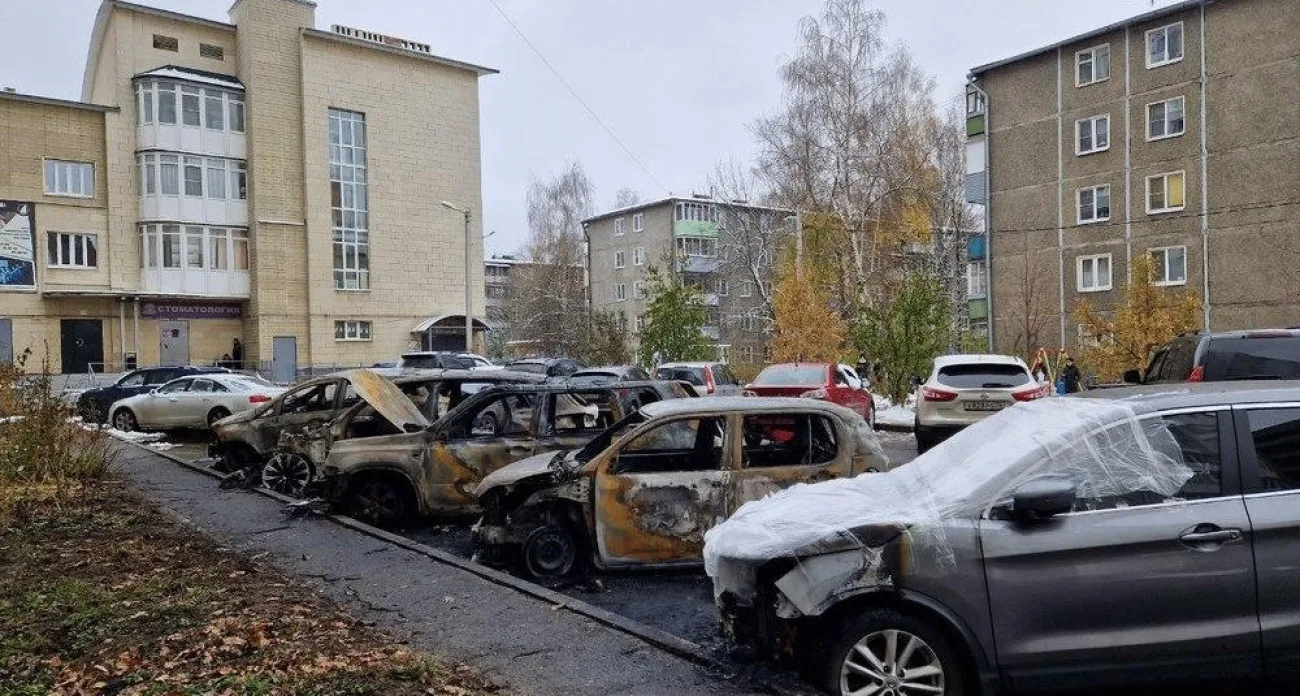 Поджигатели сожгли пять машин на 16 млн рублей и получили три года  Фото: Архив YarNews с сайта www 