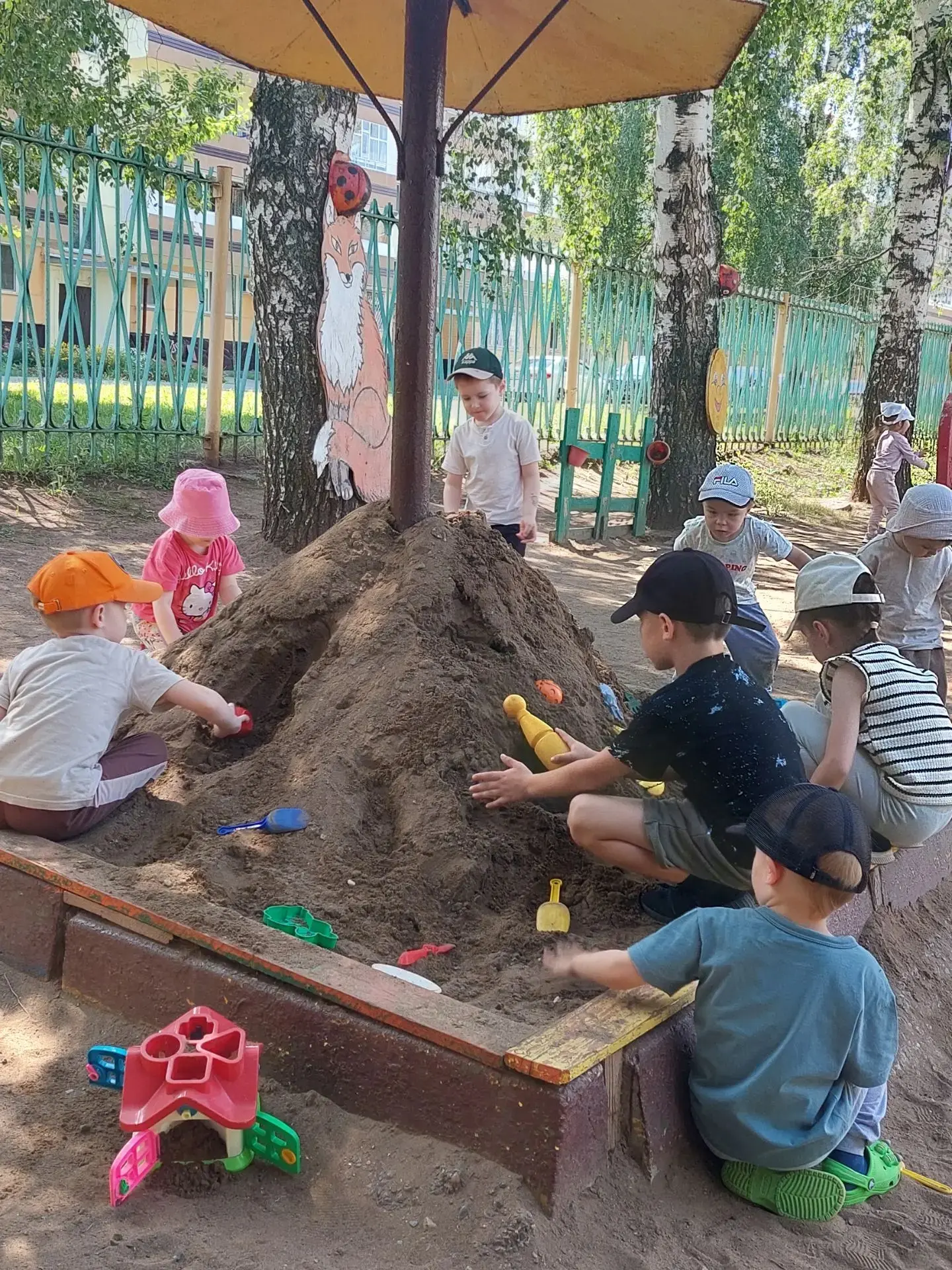 Песочница — это маленькая вселенная детства 🌞