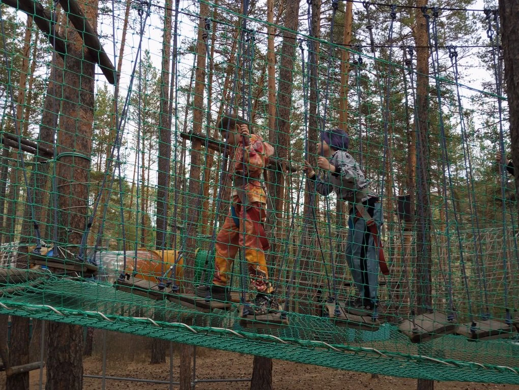 17 мая ребята 2в класса посетили верёвочный парк "Хамелеон". С хорошим настроением и позитивом ребят