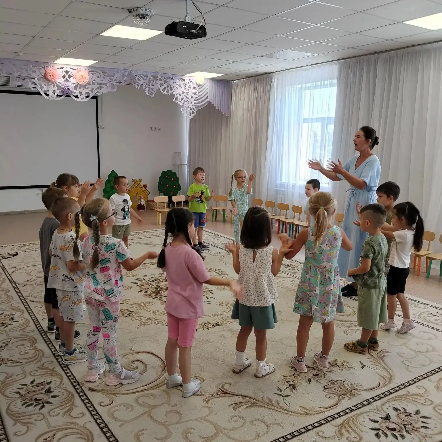 Лето в детском саду — это время свободы, игр и движения на свежем воздухе! Но как направить неуемную