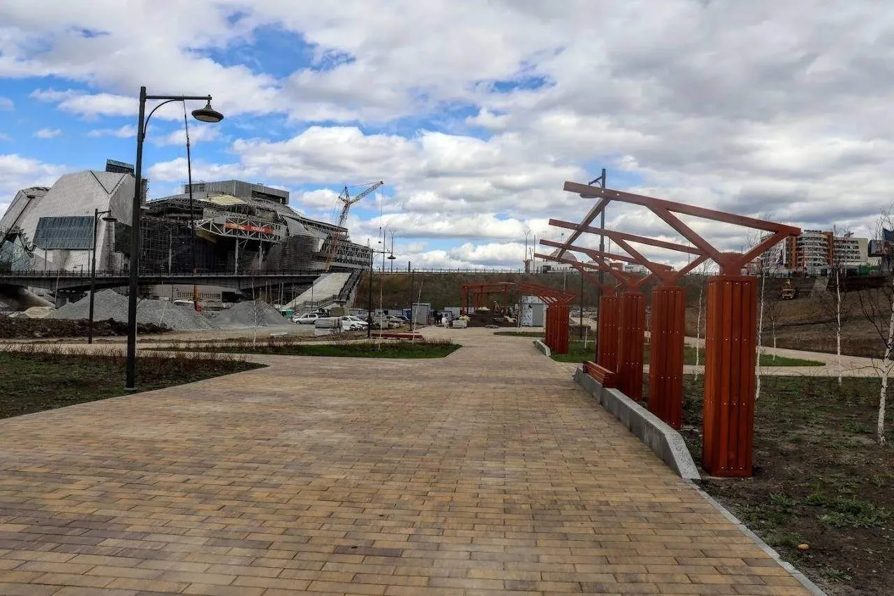 Новое место для отдыха в самом центре Кемерова готовится к открытию.  🌲 Парк планируют открыть уже э