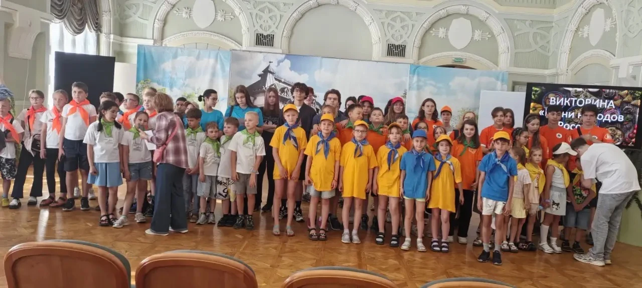 Сегодня во Дворце детского творчества "Маленький принц" состоялась Квест-игра "Мы - вместе", посвящё