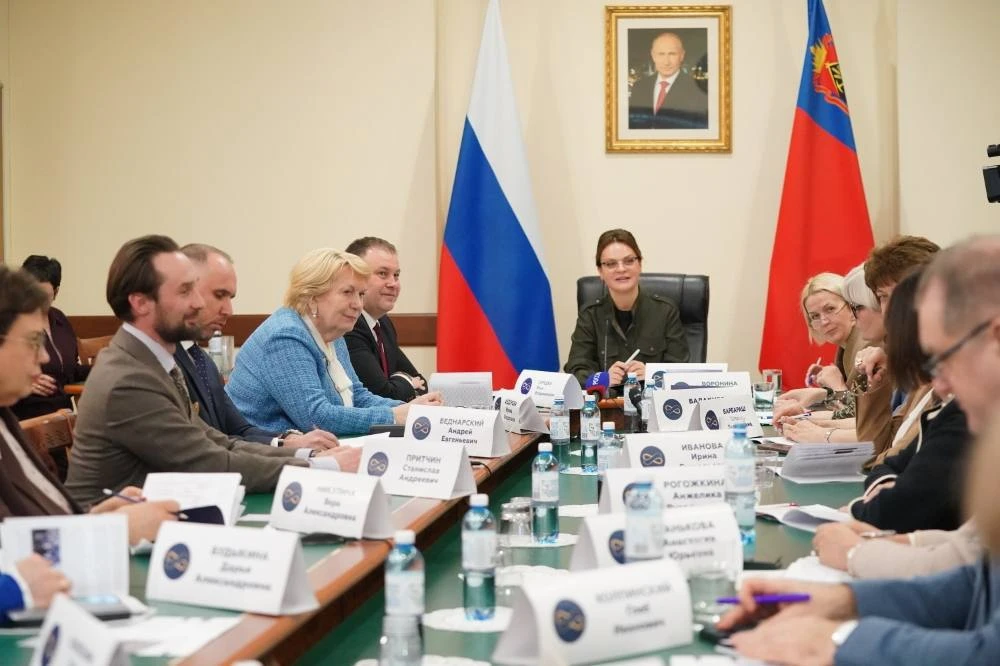 Приняла участие в заседании Совета по вопросам попечительства Кузбасса, председателем которого являе
