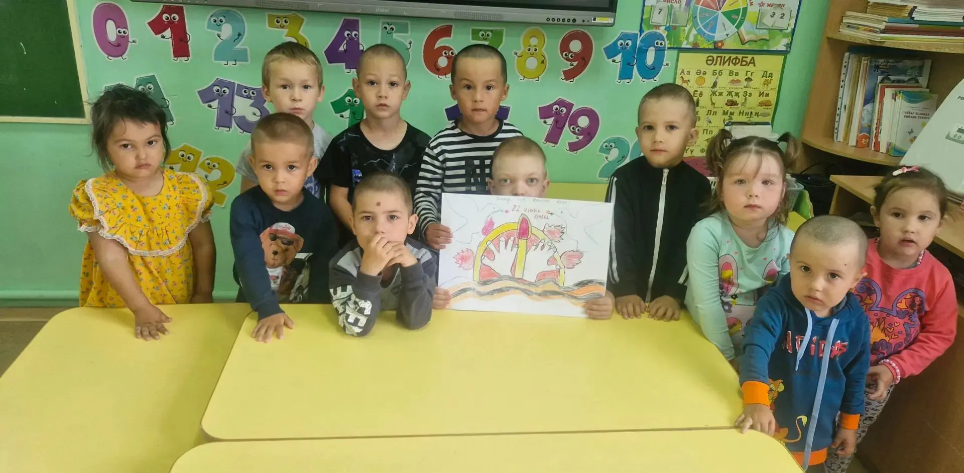 Хәтер һәм кайгы көне. Иллэребез тыныч булсын.