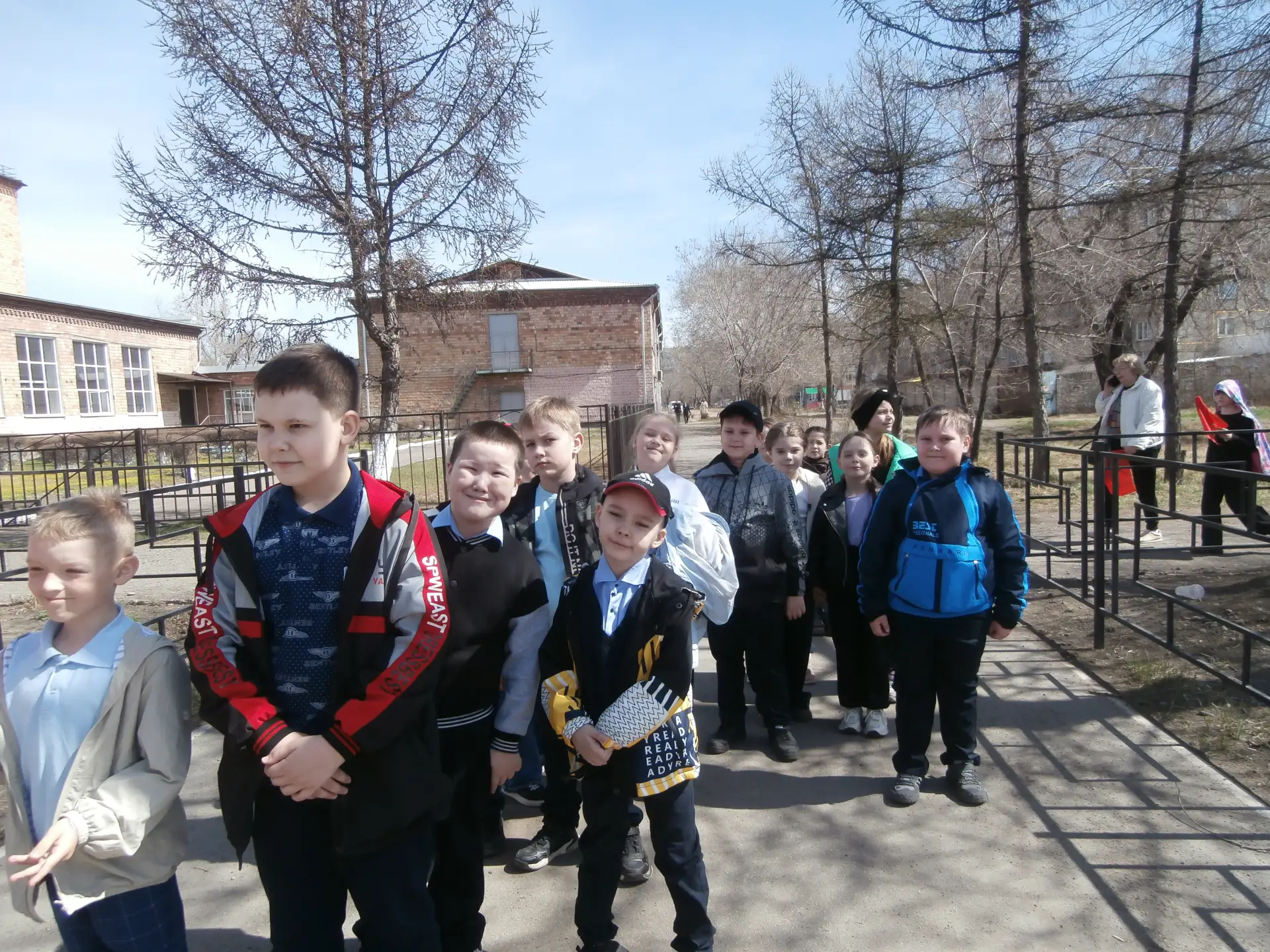 Ученики 2 «В» класса сегодня посетили Музей истории города Черногорска. С неподдельным ...