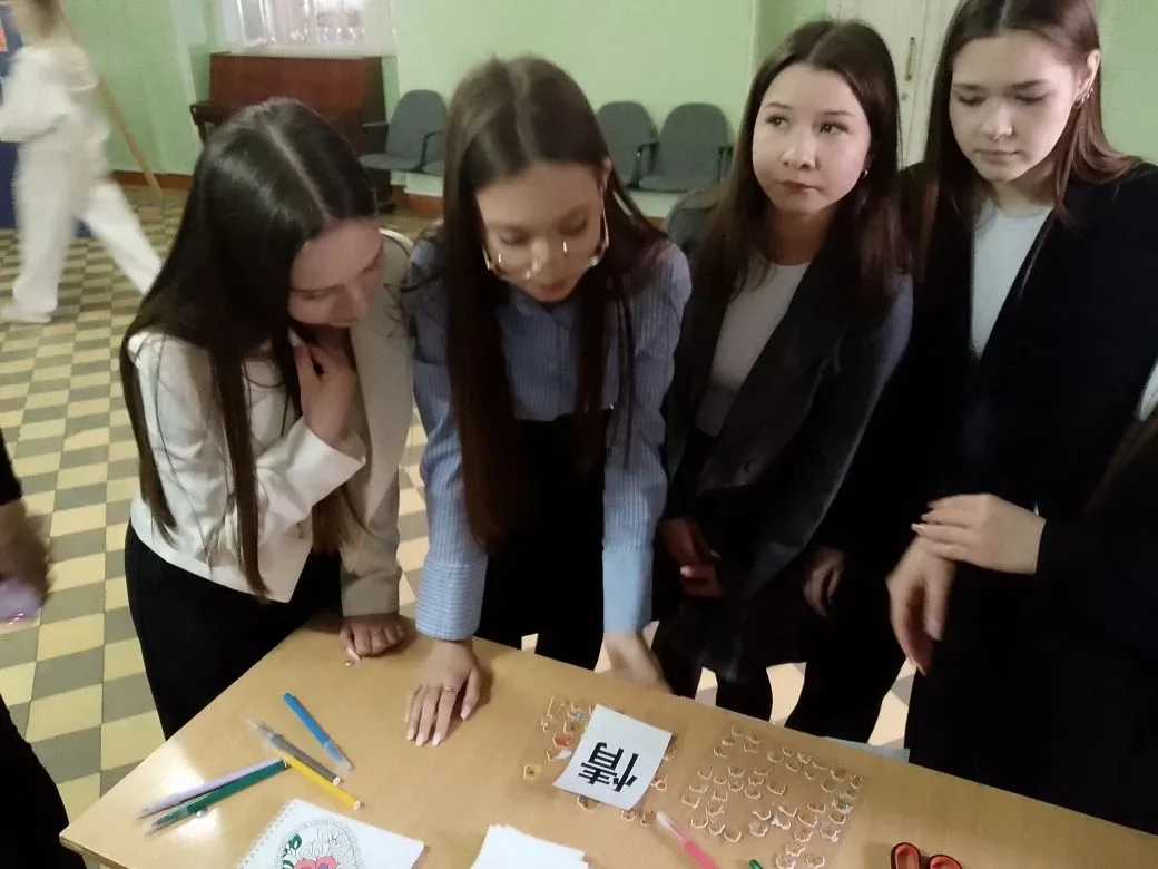 🎉 Поздравляем команду 10 «Г» класса! 🎉  Наши ученицы приняли участие в региональном лингвострановедч