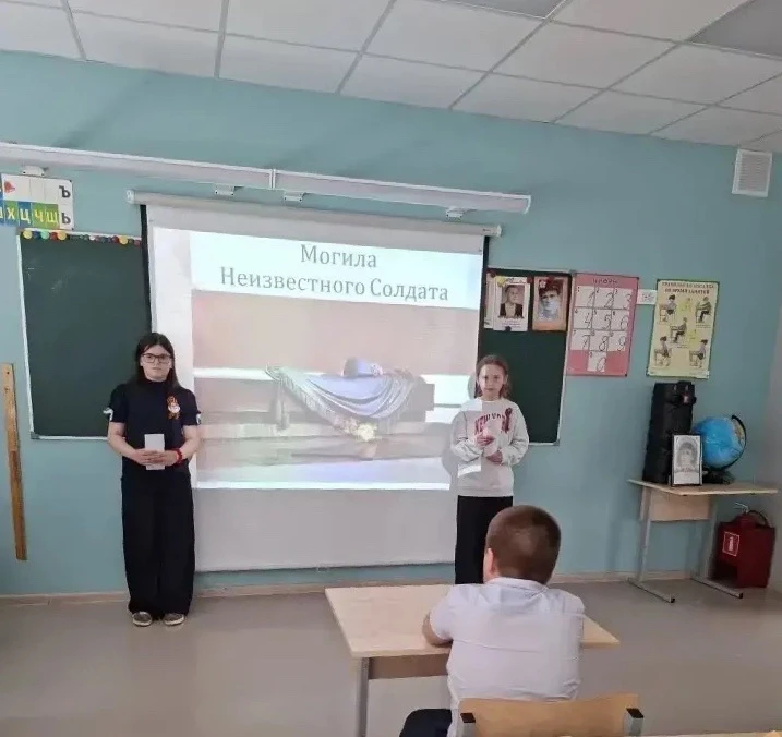 Марафон «Наследники Победы»: школьники провели тематические уроки для младших товарищей 🎖️  В нашей 