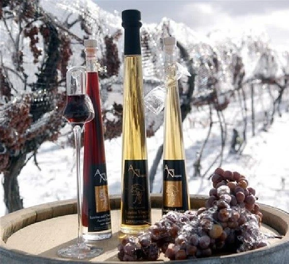 "Ледяное вино" (произносится "Айсвайн" с английского "icewine"; немцы называют это вино...