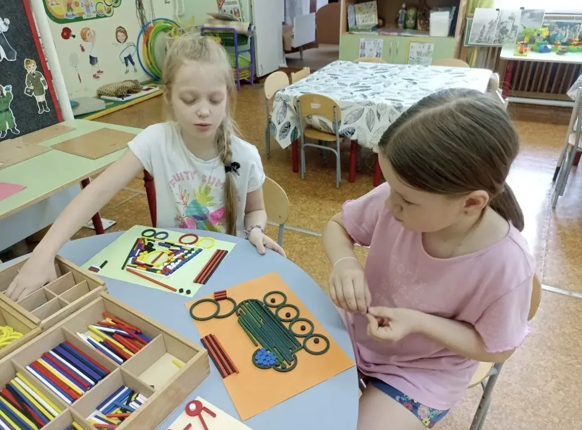 #ЛистаяКалендарь