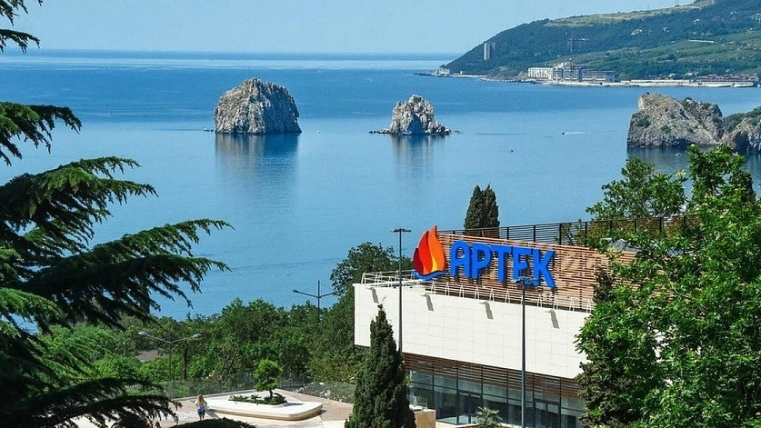В Крыму на всё лето приостановили прием детей в лагеря из соображений безопасности, объ...