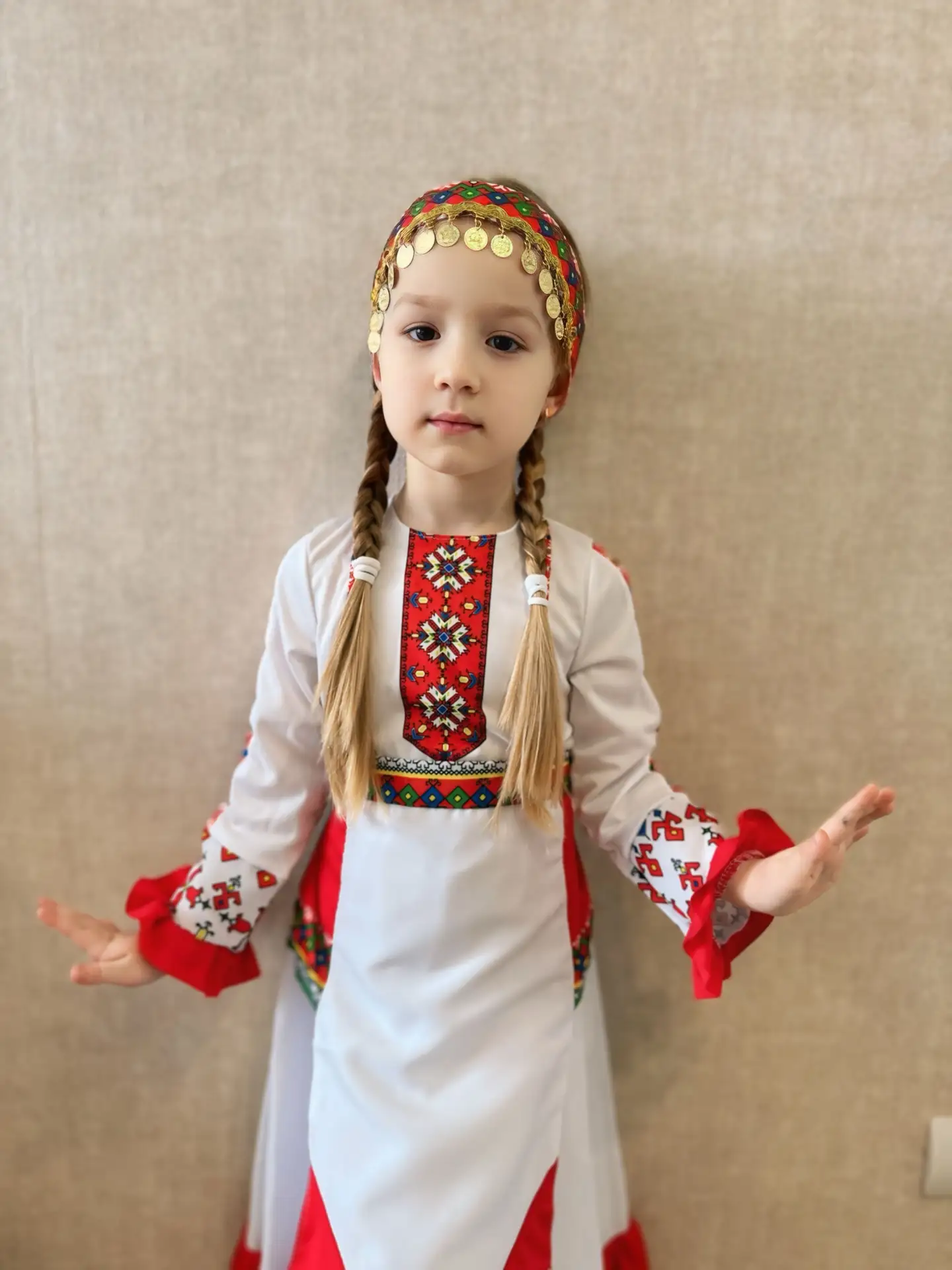 Фоточеллендж «Моя семья в национальном костюме» группа "Кнопочки" #Детскийсад210 присоединяется к ак