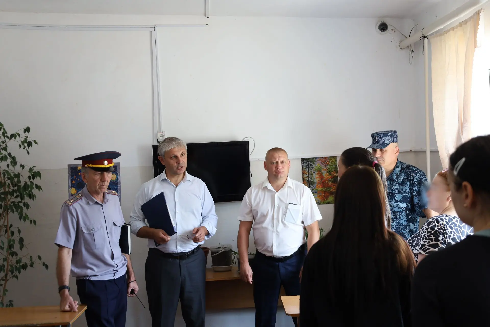 Члены ОНК КБР посетили исправительные учреждения в Прохладненском районе