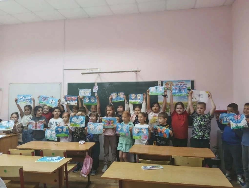 ⏰Новости из школьного лагеря.Наши будни.

🦋 В преддверии дня бабочек, который отмечают в России 19 