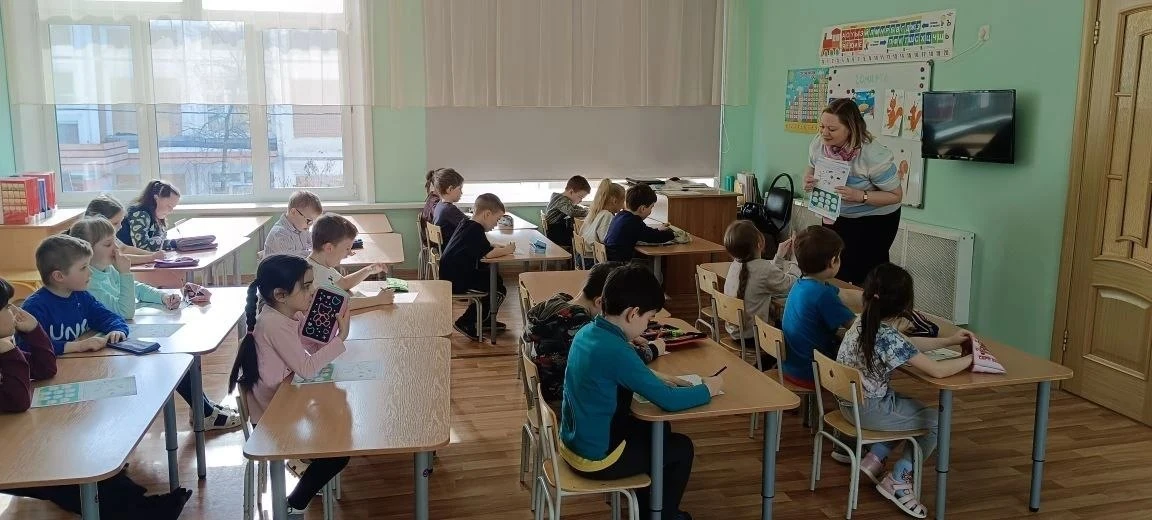👩‍🏫 Учителя начальной школы — в гостях у дошколят!  Наши педагоги не забывают про своих будущих учен