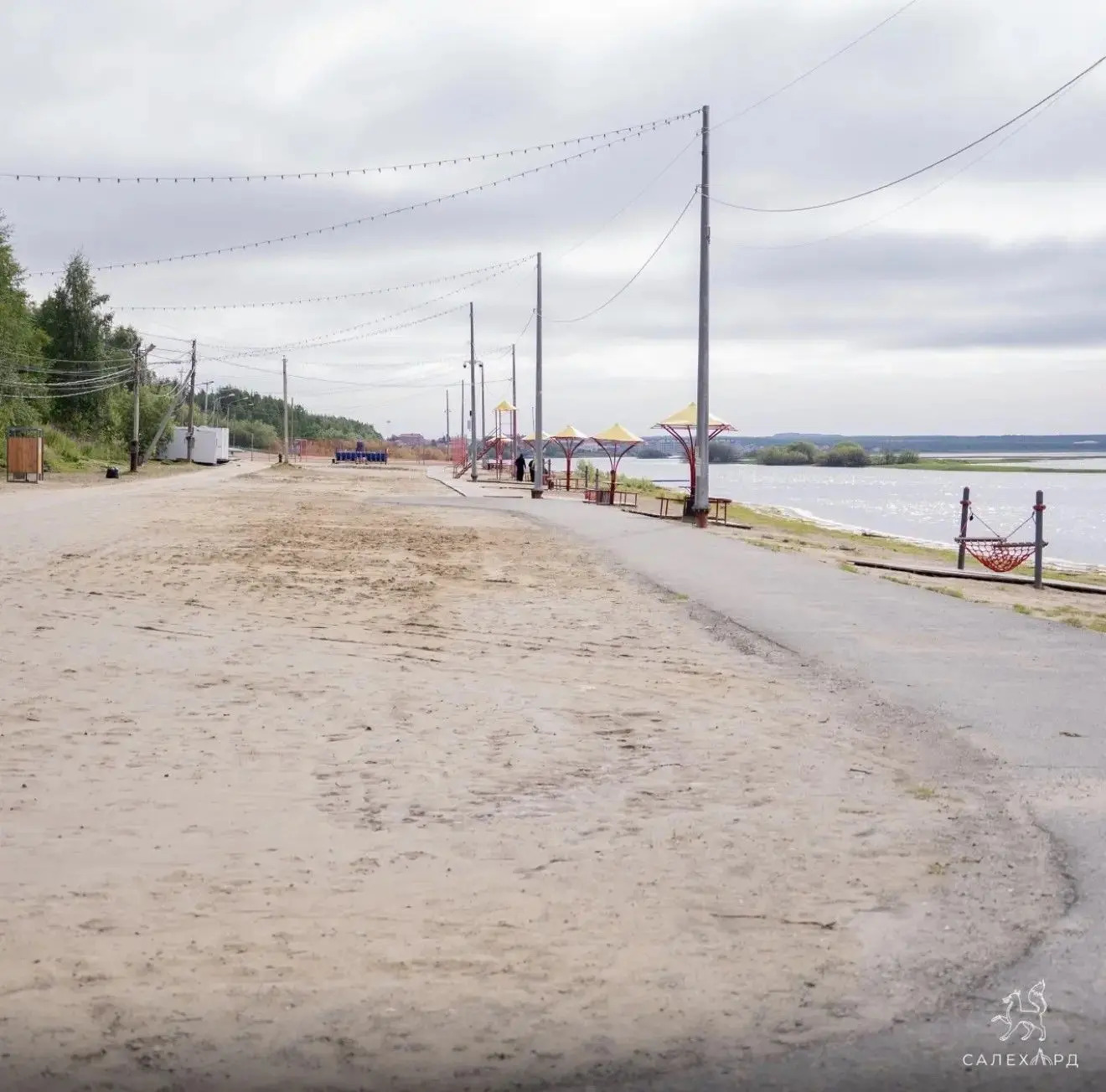 ❌💧В Салехарде проверили зону отдыха на берегу реки Полябта и напомнили жителям о запре...